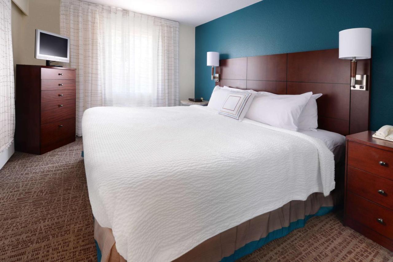 Sonesta Es Suites Dallas Medical Market Center Exterior photo